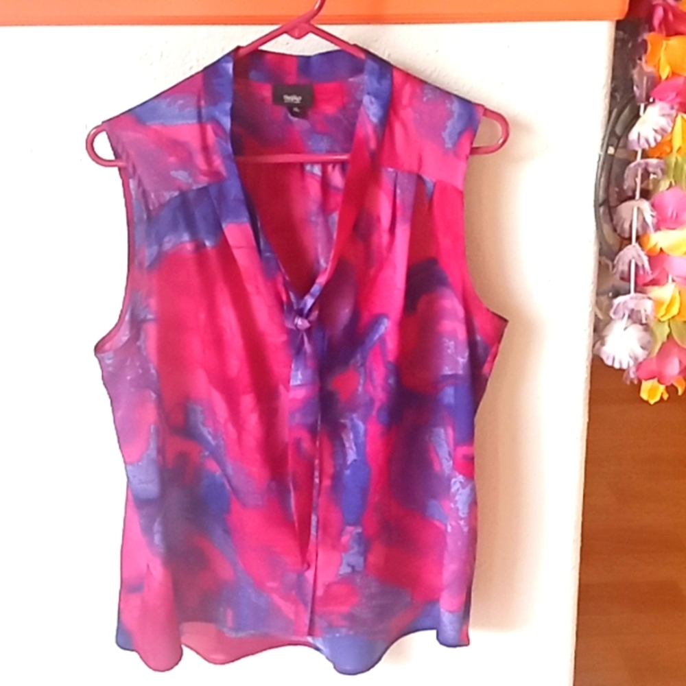 XL Pink purple red and blue top.